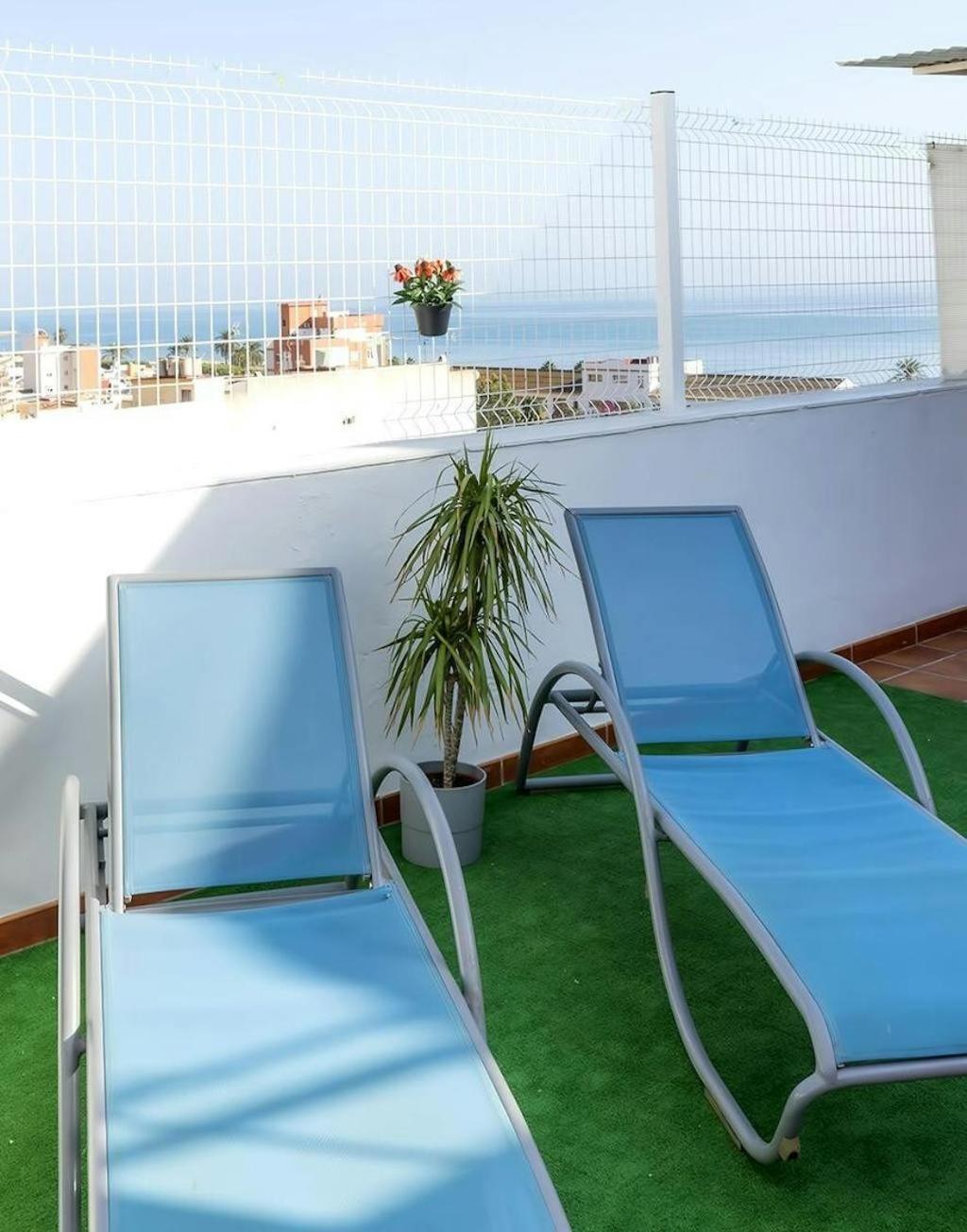 Bonito Apartamento Con Terraza - Pedregalejo Playa Málaga Kültér fotó