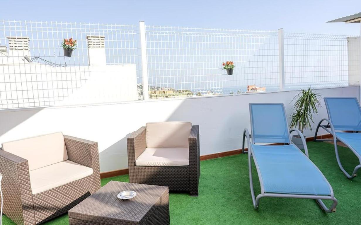 Bonito Apartamento Con Terraza - Pedregalejo Playa Málaga Kültér fotó